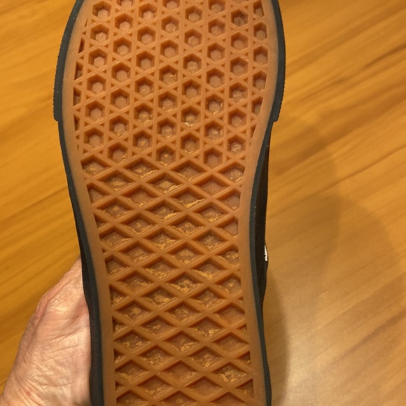 Womens Vans. Size 6. Clean. New condition - Picture 5 of 6
